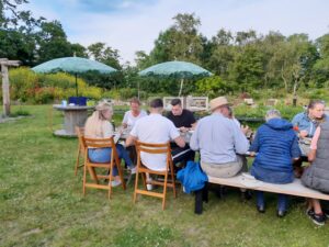 Groepsuitje koken uit de natuur Uitje Familie outdoor cooking Texel